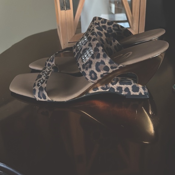 Sooo Cute!!! Onex Leopard Print Ladies Shoes - Picture 7 of 14